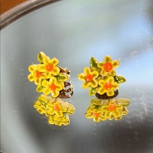 Vintage 60s/70s Yellow and Orange Floral Painted Metal Post Earrings